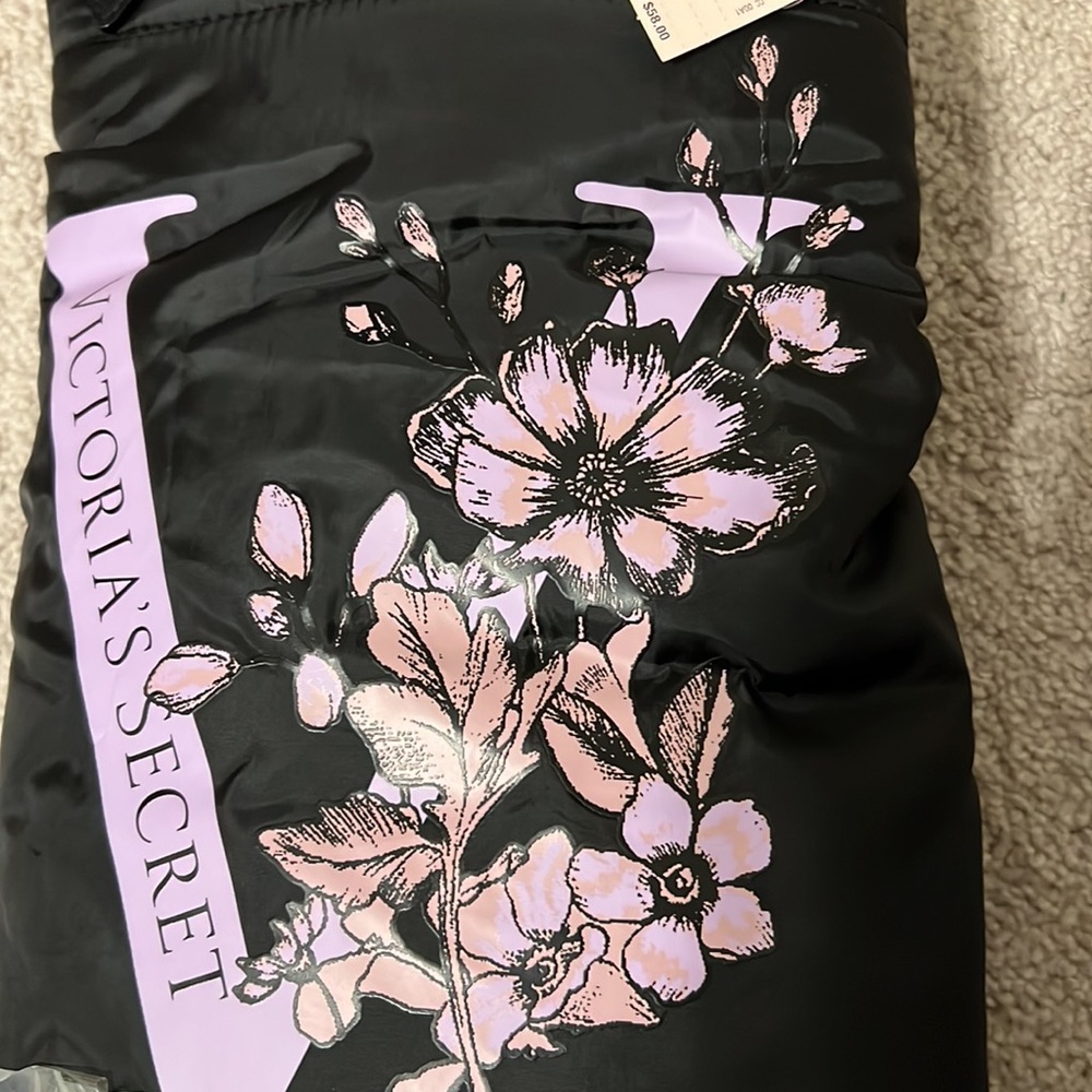 Victoria’s Secret Zippered Tote Bag - Picture 3 of 5